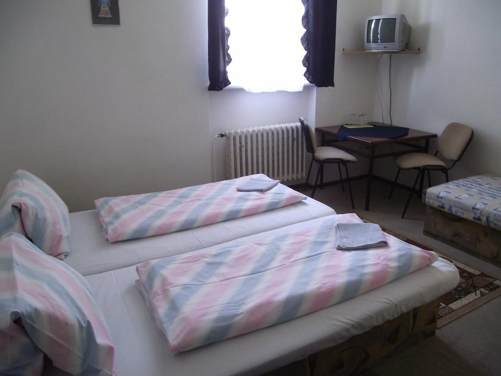 Penzion Slavia Poprad Exteriör bild