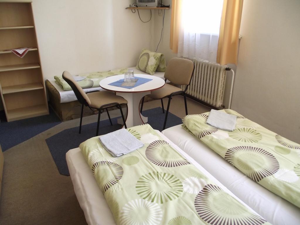 Penzion Slavia Poprad Exteriör bild