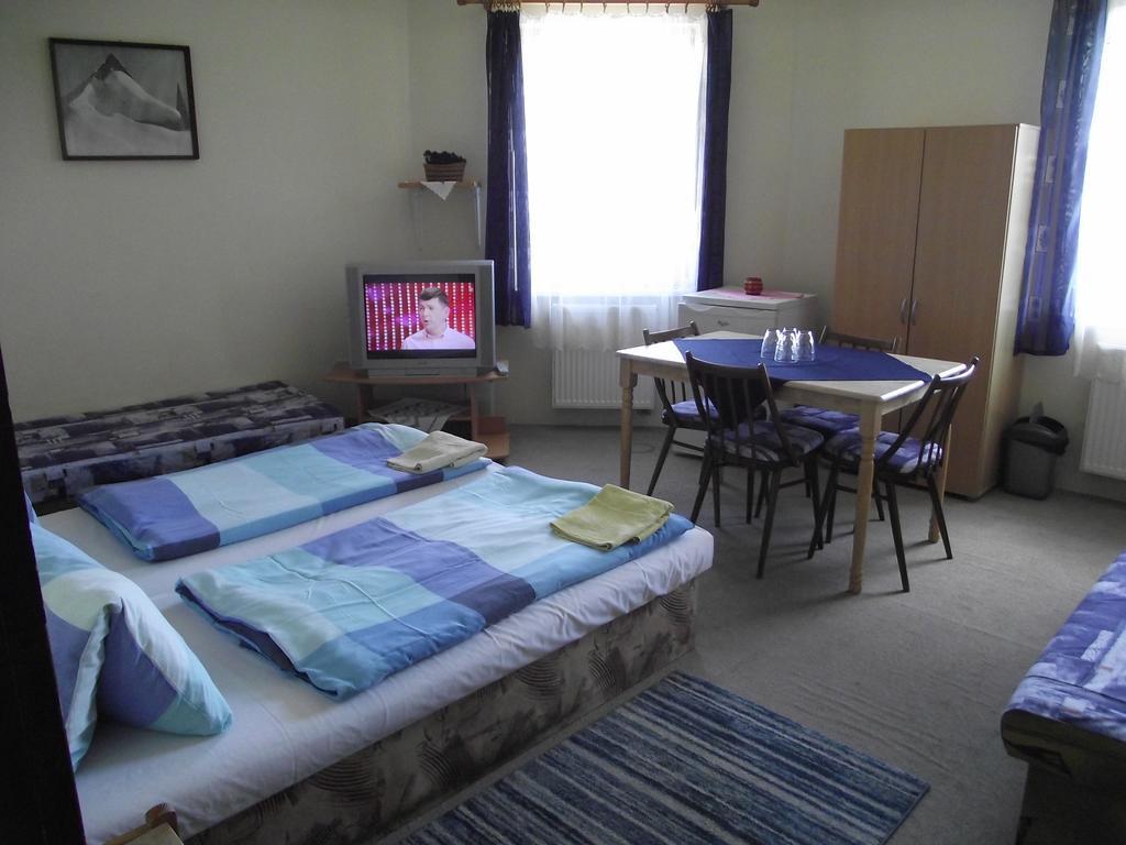 Penzion Slavia Poprad Exteriör bild