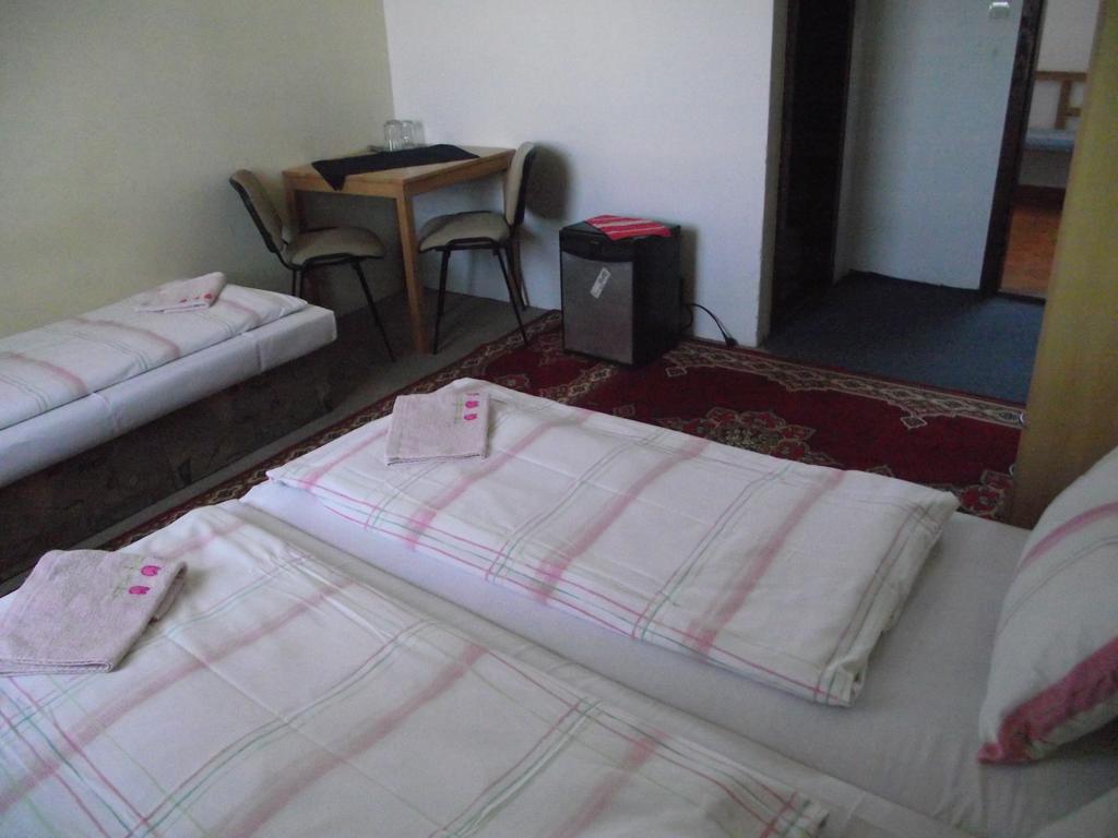 Penzion Slavia Poprad Exteriör bild