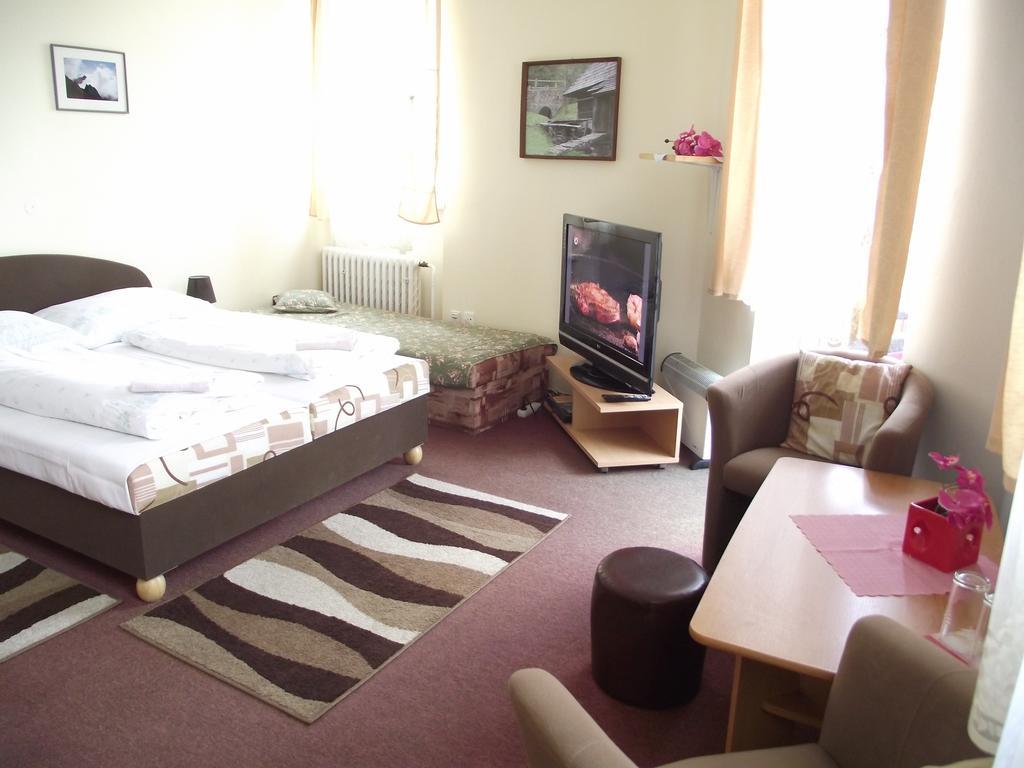 Penzion Slavia Poprad Exteriör bild